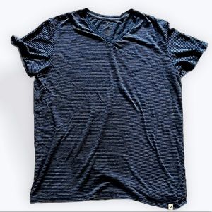 Abercrombie & Fitch Striped V-Neck T-Shirt (L)
